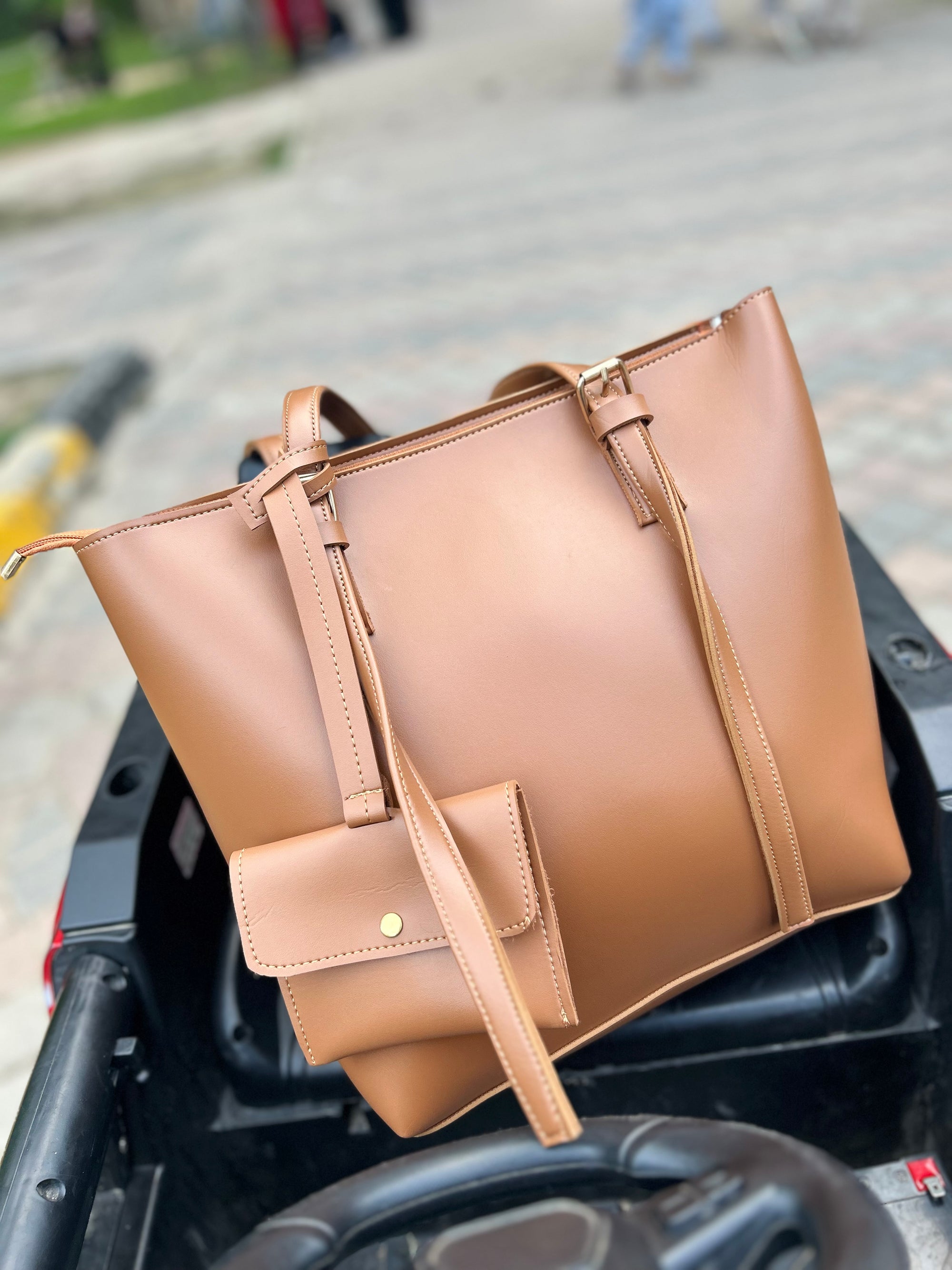Brown Bella